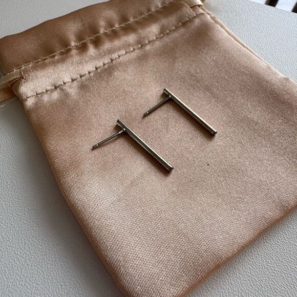 Bar Earrings - Picture 3 of 6